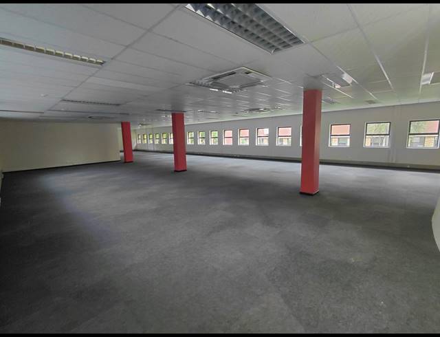 686M² OFFICE TO LET IN RANDJESPARK